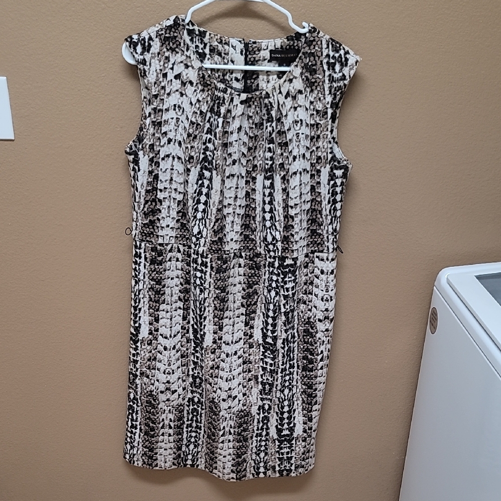 Dana Buchman Patterned Dress 🐍